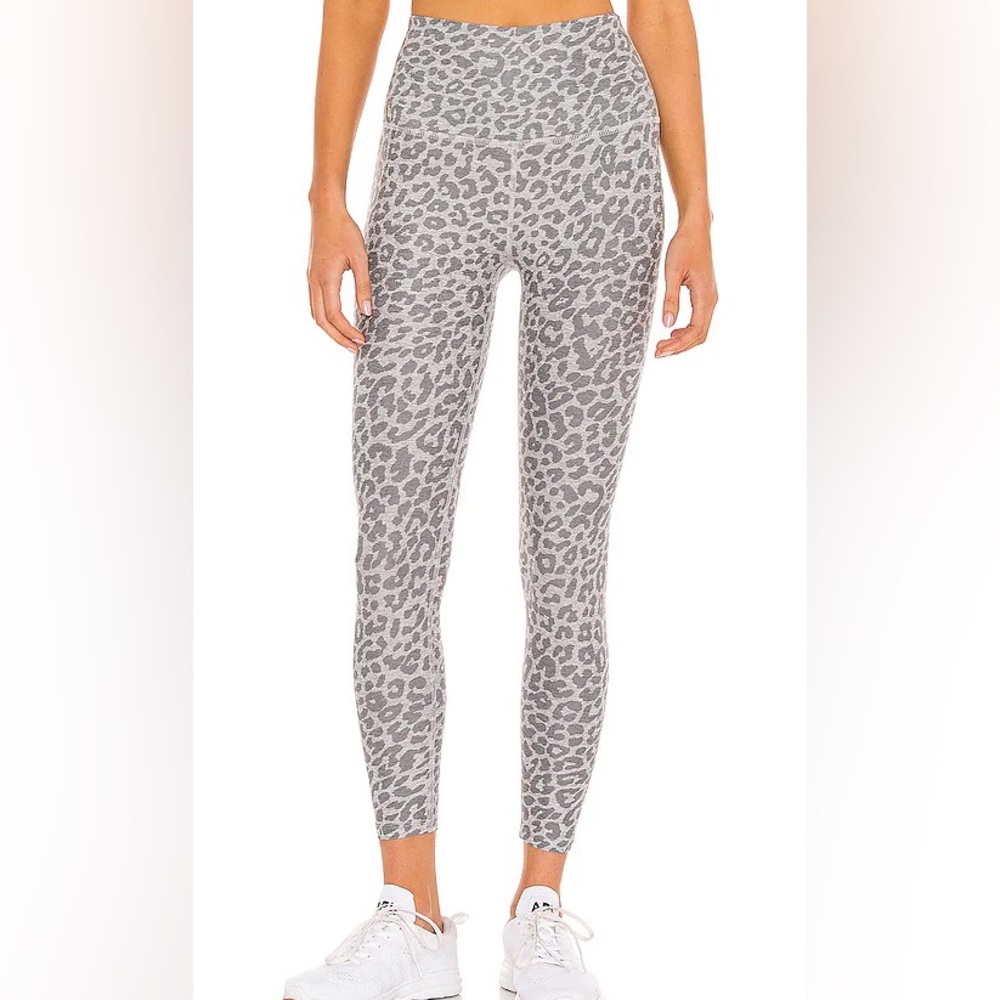Spacedye Beyond Yoga Leopard Print Caught in the Midi Leggings